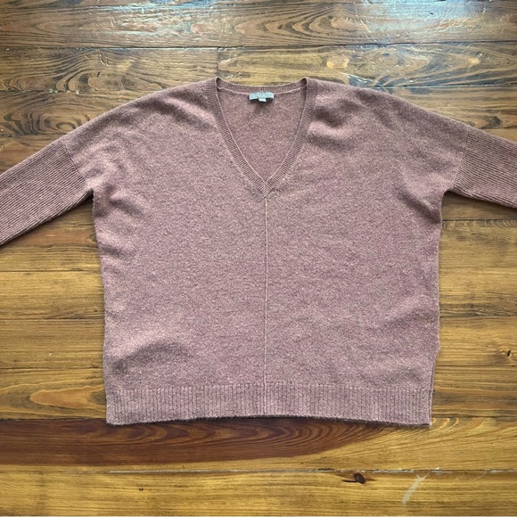 Lilla P 100% Cashmere Knit V-neck Sweater Meave size M Soft - Picture 1 of 15